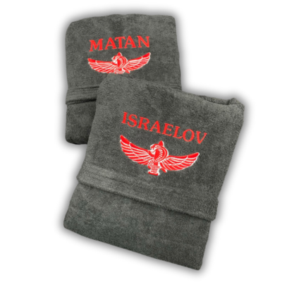 חלוקים לחיילים עם הדפס סמל יחידה